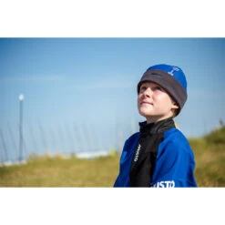 Musto Championship Aqua Beanie 2.0- Schwarz -Bester Neoprenanzug Geschäft 2022 Musto Championship Aqua Beanie 2.0 YOUTH DINGHY LOCATION PHOTOSHOOT 86052 016 2
