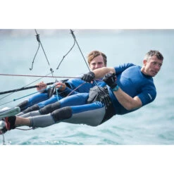 Musto Sunblock Dynamischer Kurzarm-Hautausschlagschutz- Sky Diver Blue -Bester Neoprenanzug Geschäft 81216 586 SUNBLOCK DYNAMIC 008 STUART BITHELL JACK HAWKINS